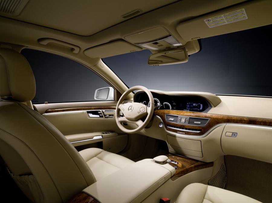  Mercedes-Benz S400 Hybrid 2009 года  (фото 10 из 14)
